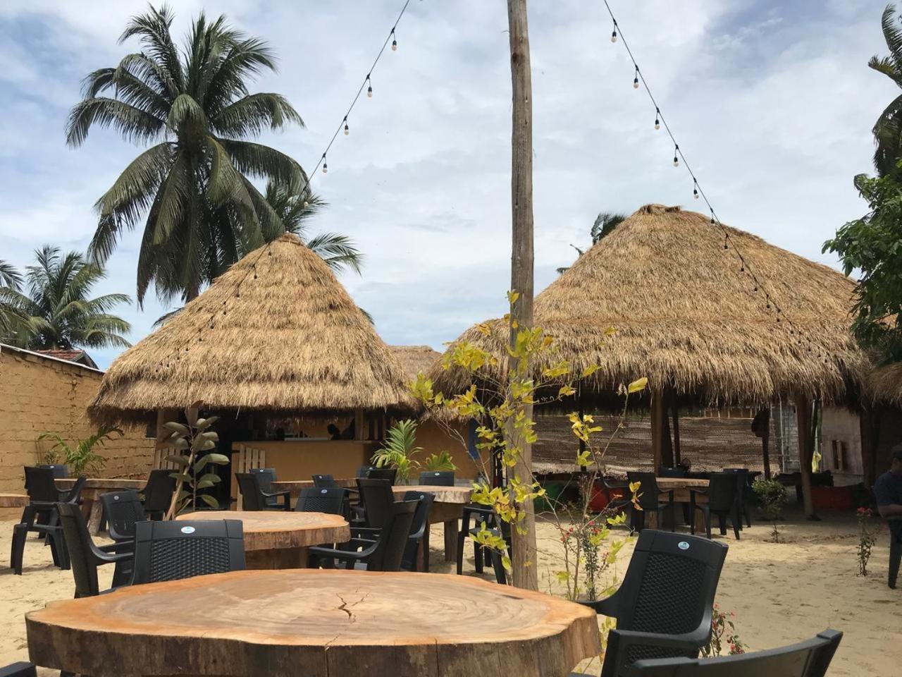 Rustic Cabanas & Restaurant Arugam Bay Exterior foto